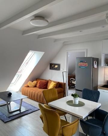 R77 Apartment Downtown - Penthouse Budapest Exterior foto